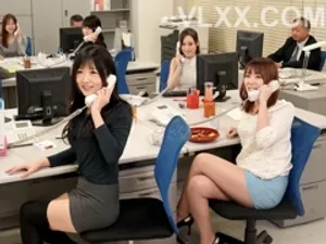 Lén lút địch nhau với người yêu cũ