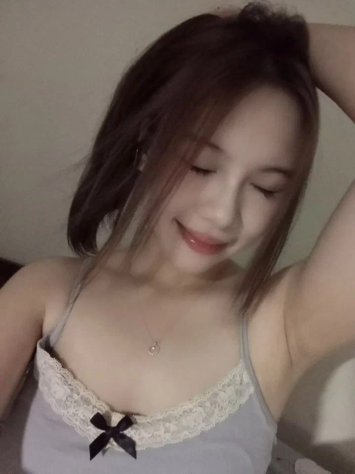 Gặp lại mối tình đầu khó quên, người chị gái của bạn tôi